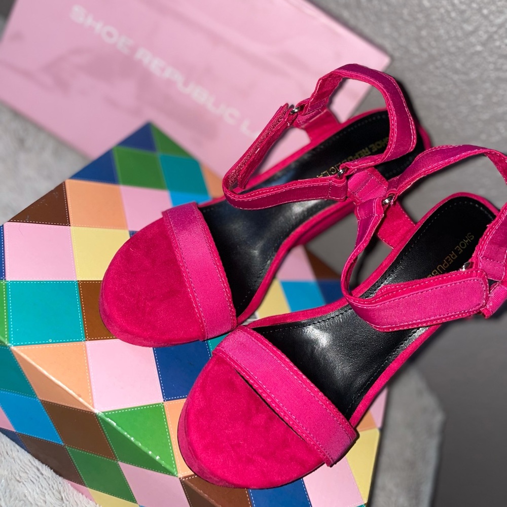 Fashion Nova pink heels